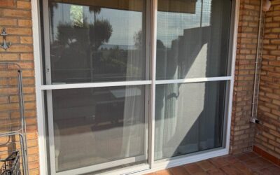 Mosquitera corredera en Castelldefels